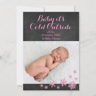 Baby Het is een koude buitenfeestelijke fotokaart Feestdagenkaart