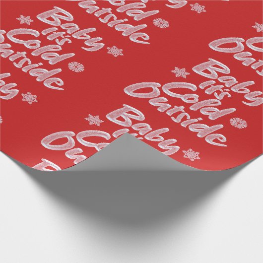 Baby Het is koud buiten bevroren kerstrood Cadeaupapier (Hoek)