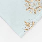 Baby het is koud buiten goudneeuwvlokken op blauw fleece deken (Hoek)