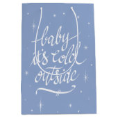 Baby Het is koud buiten in Serenity Blue Medium Cadeauzakje (Voorkant)