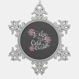 Baby Het is koud buiten Roze Snowflake Ornament