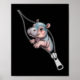 Baby Hippo komt uit een rits grappig kostuum Bo Poster