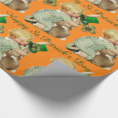 BABY HUGGING RABBIT Irish St. Patrick's Day, Oranj Cadeaupapier (Hoek)