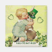 BABY HUGGING RABBIT IRISH ST. PATRICK'S DAY PARTY MAGNEET (Voorkant)