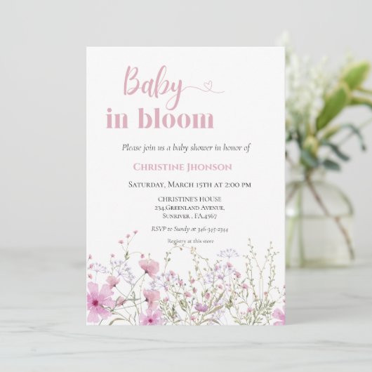 Baby in a bloom wildflower baby shower uitnodiging (Staand voorkant)