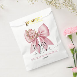 Baby in bloei roze bloemenboog Baby shower Bedankzakje