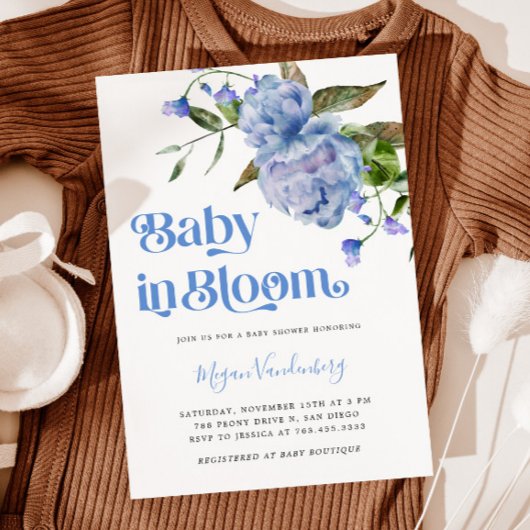 Baby in bloemenblauw bloemenuitnodiging kaart
