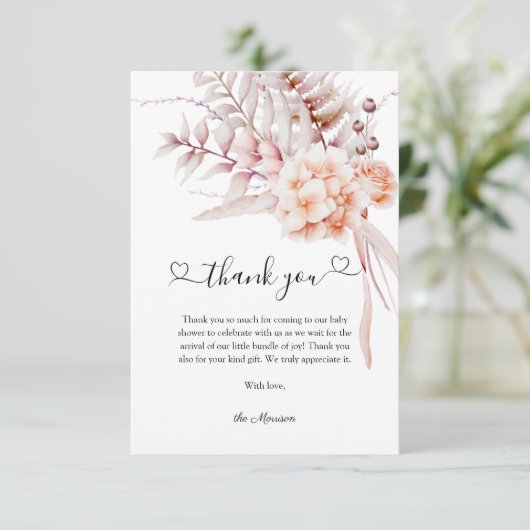 Baby in Bloom | Beige lente bloemig Baby shower Bedankkaart (Staand voorkant)