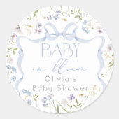 Baby in Bloom Blue Bow Wildflower baby shower Ronde Sticker (Voorkant)
