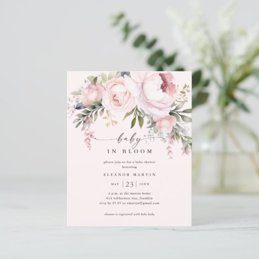 Baby in Bloom Floral Budget Baby shower Uitnodigin (Staand voorkant)