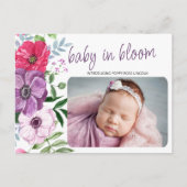 Baby in Bloom Paars Pink Flowers Foto Birth Aankondigingskaart (Voorkant)