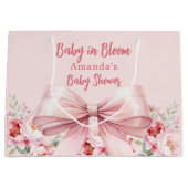 Baby in Bloom roze strik floral Baby shower Groot Cadeauzakje (Voorkant)