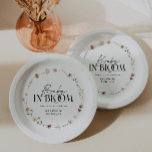 Baby in bloom wildflower baby shower papieren bordje<br><div class="desc">Mama om wilde bloem Baby in bloei baby shower uitnodiging ontwerp. Ideaal genderneutraal ontwerp. Perfect coördinerende baby shower ontwerp collectie.</div>