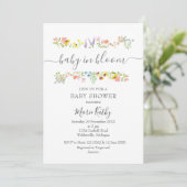 Baby in Bloom Wildflower Invitation Kaart (Staand voorkant)