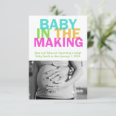 BABY IN DE AANkondiging VAN DE VERKEERDE zwangersc (Staand voorkant)