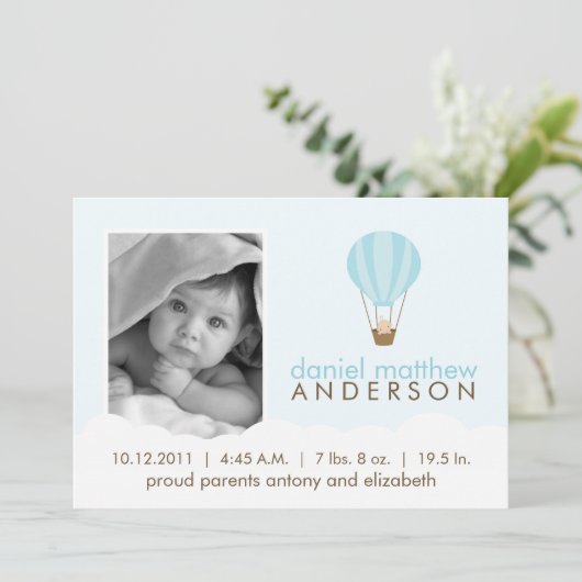Baby in de geboorteaankondigingen van de luchtball aankondiging (Staand voorkant)