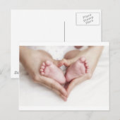 Baby in de handen van de moeder briefkaart (Voorkant / Achterkant)