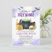 Baby is Brewing Halloween Baby shower Uitnodiging (Staand voorkant)