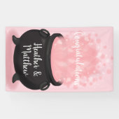 Baby is een gradenschoen met een gothisch roze mei spandoek (Horizontaal)