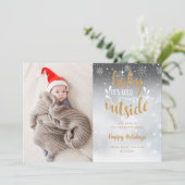 Baby is koud buiten feestdag 2 Fotogeboorte Aankondiging (Staand voorkant)