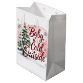 Baby, It's Cold Outside Winter Baby Shower  Medium Cadeauzakje (Achterkant Gekanteld)