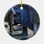 Baby kangaroo in de buidel van moeder - Australië Keramisch Ornament (Achterkant)