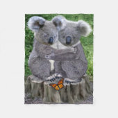 BABY KOALA HUGGIES FLEECE DEKEN (Voorkant)