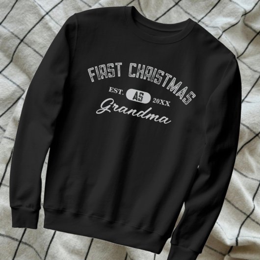 Baby kondigt eerste kerst aan als oma trui