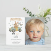 Baby konijn race auto's 2e verjaardag kaart (Staand voorkant)