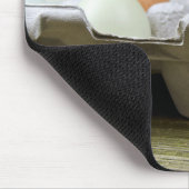 Baby-kuiken met eieren in karton muismat (Hoek)