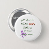 Baby luistert! ronde button 5,7 cm (Voorkant /achterkant)