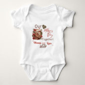 Baby Matching Sloth Onze eerste Moederdag samen Romper (Voorkant)