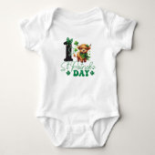 Baby Meisje 1e St Patrick's Day met Highland Koe Romper (Voorkant)