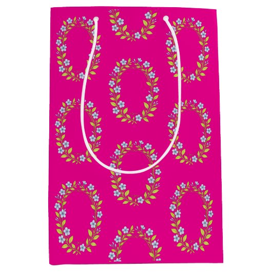 Baby meisje bloemenpatroon medium cadeauzakje (Voorkant)