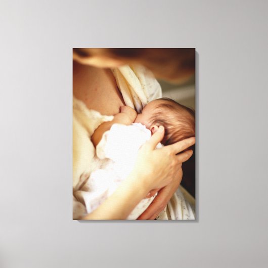Baby meisje dat borstvoeding geeft (1-3 maanden) canvas afdruk (Voorkant)