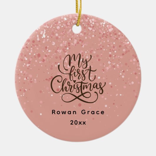 Baby Meisje Eerste Kerstmis Aangepaste Naam Roze M Keramisch Ornament (Voorkant)