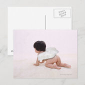 Baby meisje in engelvleugels, glimlachend, achter  briefkaart (Voorkant / Achterkant)
