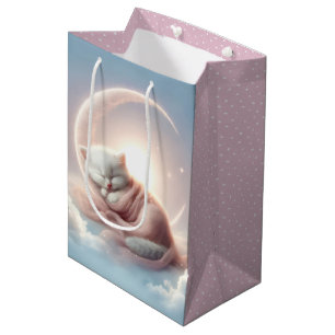 Baby meisje kitten op een halve maan medium cadeauzakje