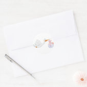 Baby meisje met ooievaar ronde sticker (Envelop)