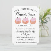 Baby meisje onze kleine pompoen eerste verjaardag kaart (Staand voorkant)