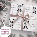 Baby Meisjes Eerste Kerstmis Panda Beer Roze Cadeaupapier<br><div class="desc">Maak hun allereerste kerstspecial met gepersonaliseerd inpakpapier met een schattig panda-beer,  boompjes en sneeuwvlokken. Werk eenvoudig de naam en het jaar bij en bekijk mijn collectie voor veel meer keuzes.</div>