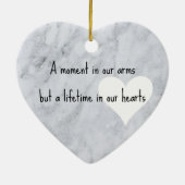 Baby met naam en datum keramisch ornament (Achterkant)