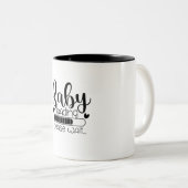 Baby met tweetone koffiebehuizing Mok (Voorkant rechts)