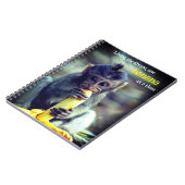 Baby Monkey eet banaan Notitieboek (Linkerzijde)