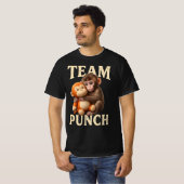 Baby Monkey Punch Team | Schattige Geredde Macaque T-shirt (Voorkant volledig)