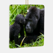 Baby Mountain Gorilla Kisses Silverback Gorilla Keramisch Ornament (Rechts)