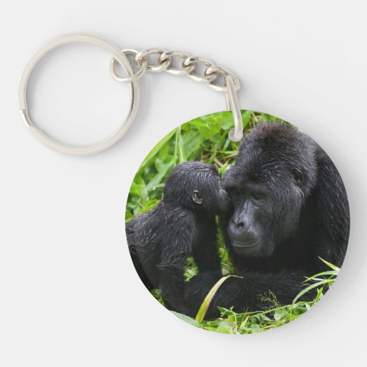 Baby Mountain Gorilla Kisses Silverback Gorilla Sleutelhanger (Voorkant)