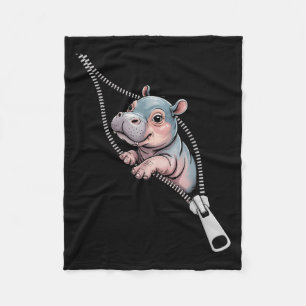 Baby nijlpaard komt uit een ritssluiting Grappig k Fleece Deken