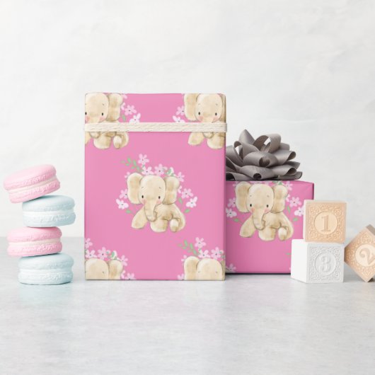 Baby olifant in bloemen cadeaupapier (Baby Shower)