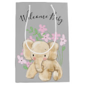 Baby olifant in bloemen medium cadeauzakje (Voorkant)